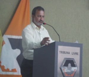 Jorge Torquato ocupa a Tribuna Livre da Câmara e senta a “borduna”  no Prefeito de Divinópolis Vladimir Azevedo – Sobrou para o Presidente da Câmara e vereadores